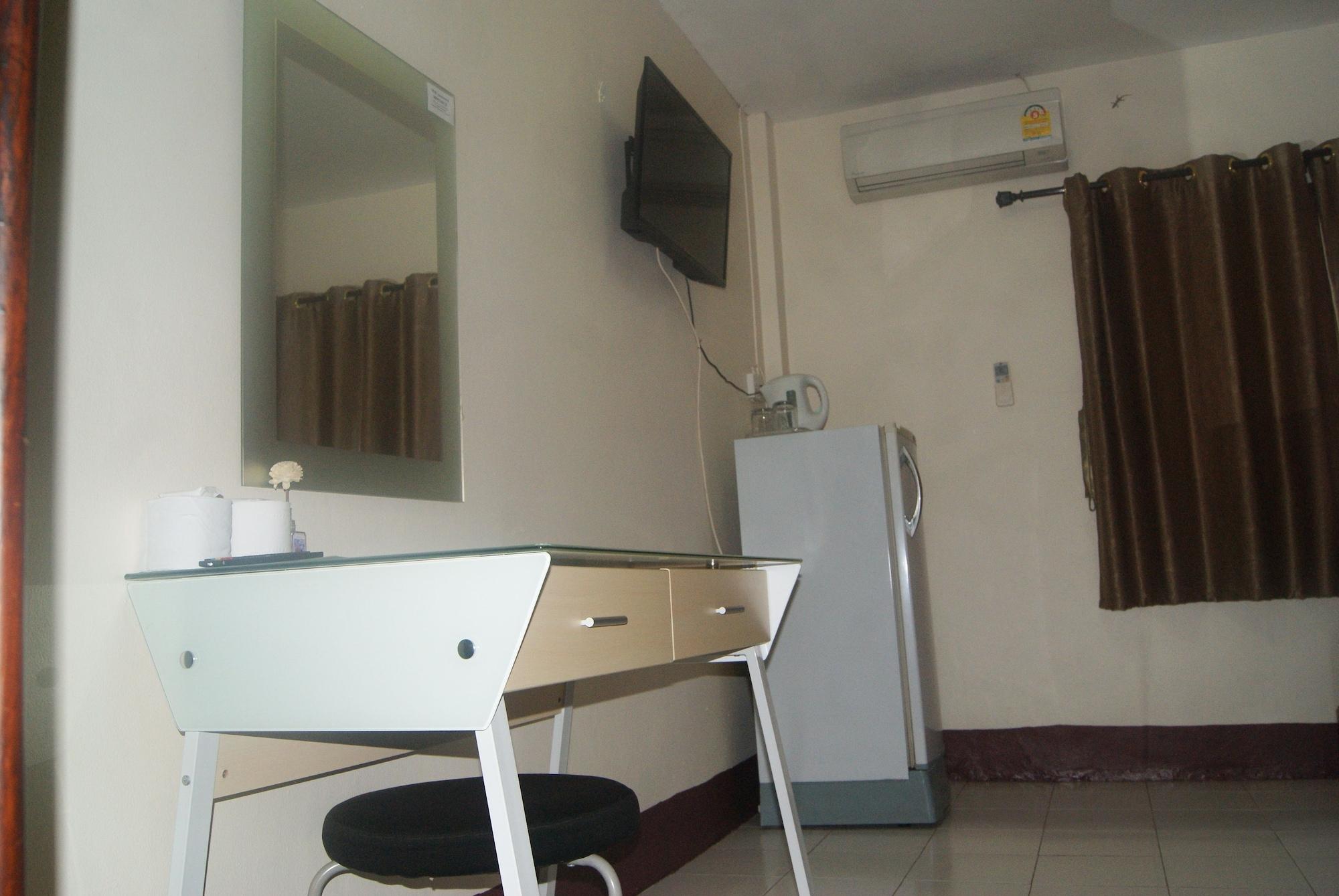 Pineapple Guesthouse Karon Exterior photo