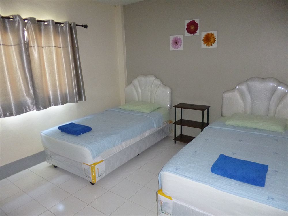 Pineapple Guesthouse Karon Exterior photo
